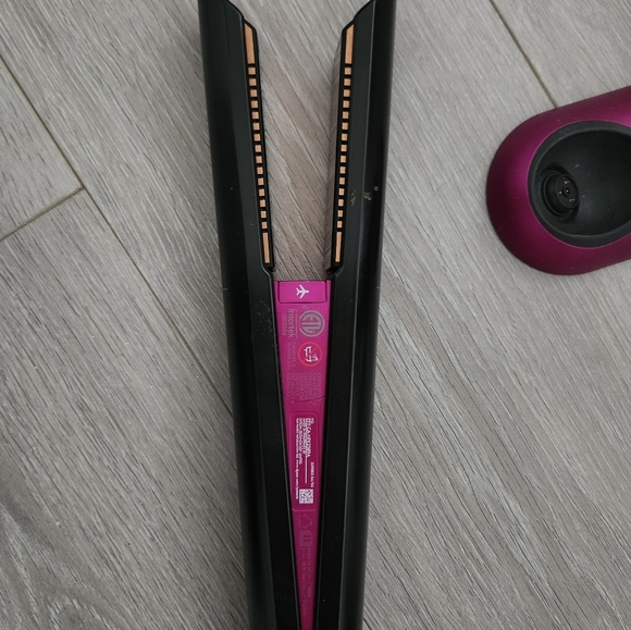 Dyson Corrale Hair Straightener - Picture 2 of 5
